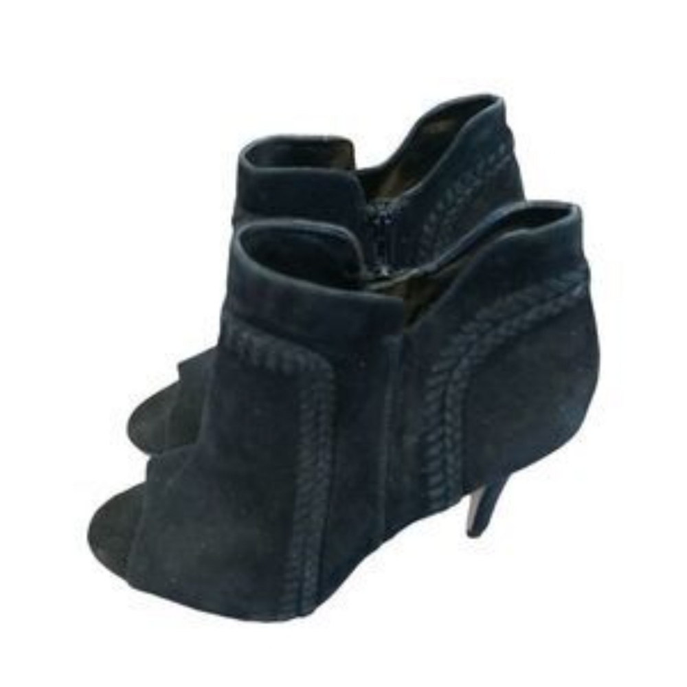 Vince Camuto Abesta leather peep toe heeled ankle bootie boots sz 8